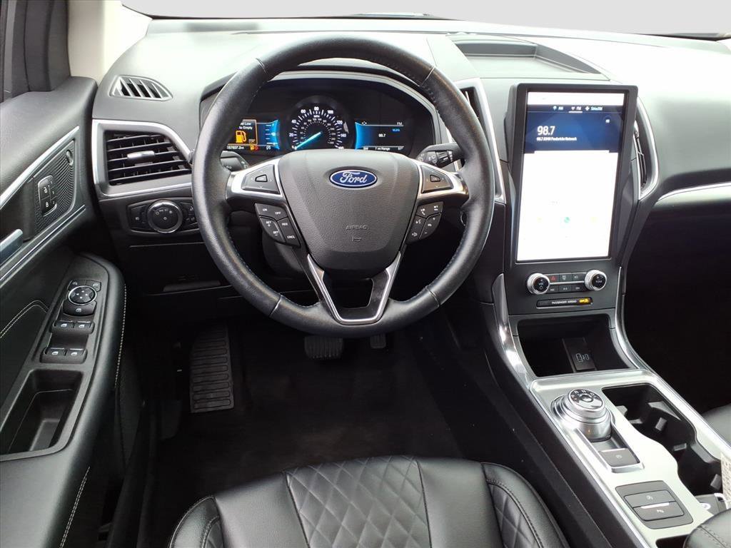 Used 2024 Ford Edge Titanium image 11