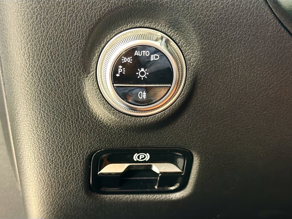 Certified 2026 Mercedes-Benz C 300 Sedan image 11