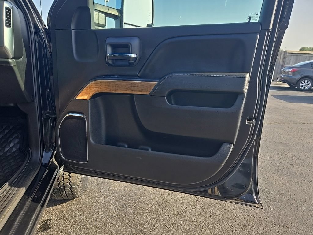 Used 2015 Chevrolet Silverado 2500 LTZ w/ Snow Plow Prep Package AWD/4WD image 28
