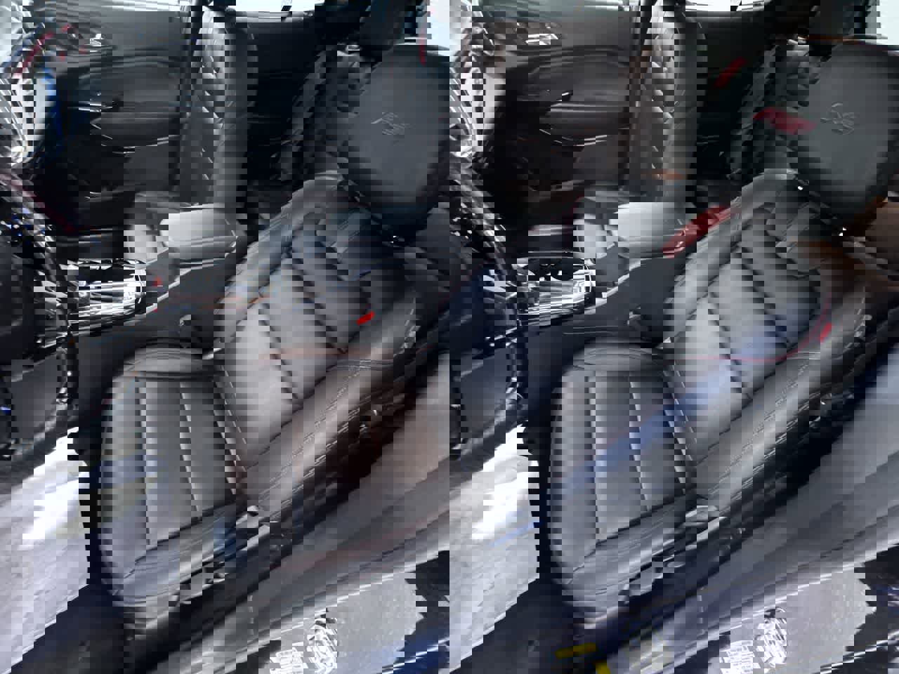 Used 2025 Chevrolet Trax RS w/ Sunroof Package image 14