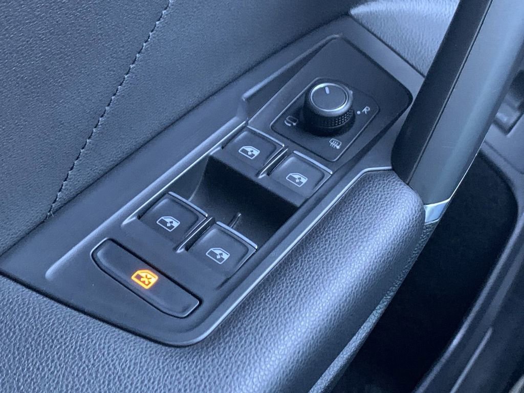 Used 2020 Volkswagen Tiguan SEL Premium R-Line image 22