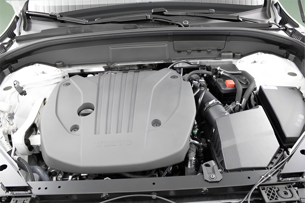 Certified 2025 Volvo XC60 B5 Core w/ Protection Package Premier image 13