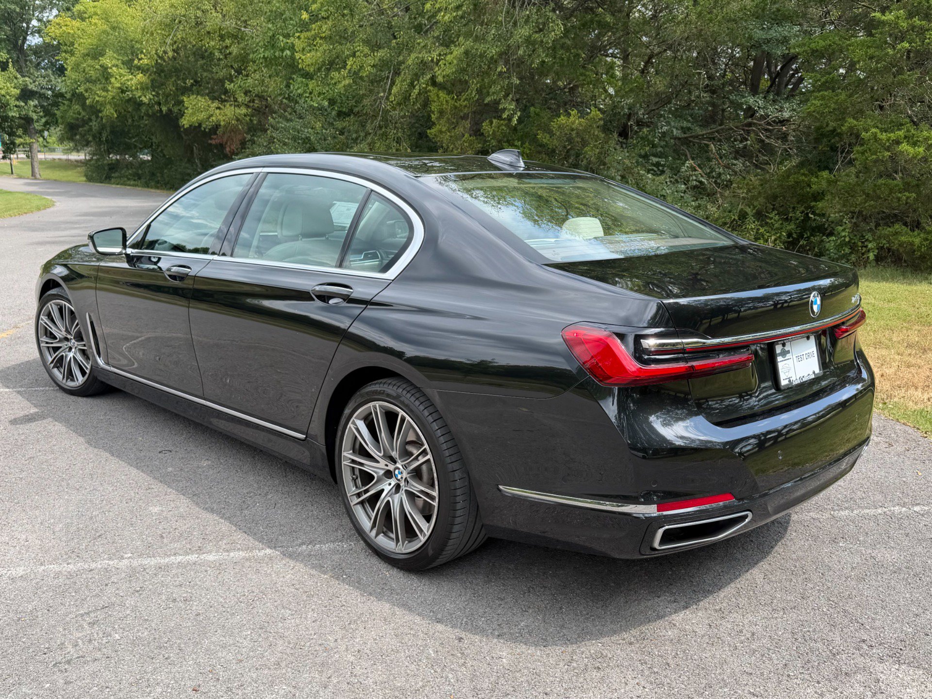 Used 2021 BMW 740i RWD image 4