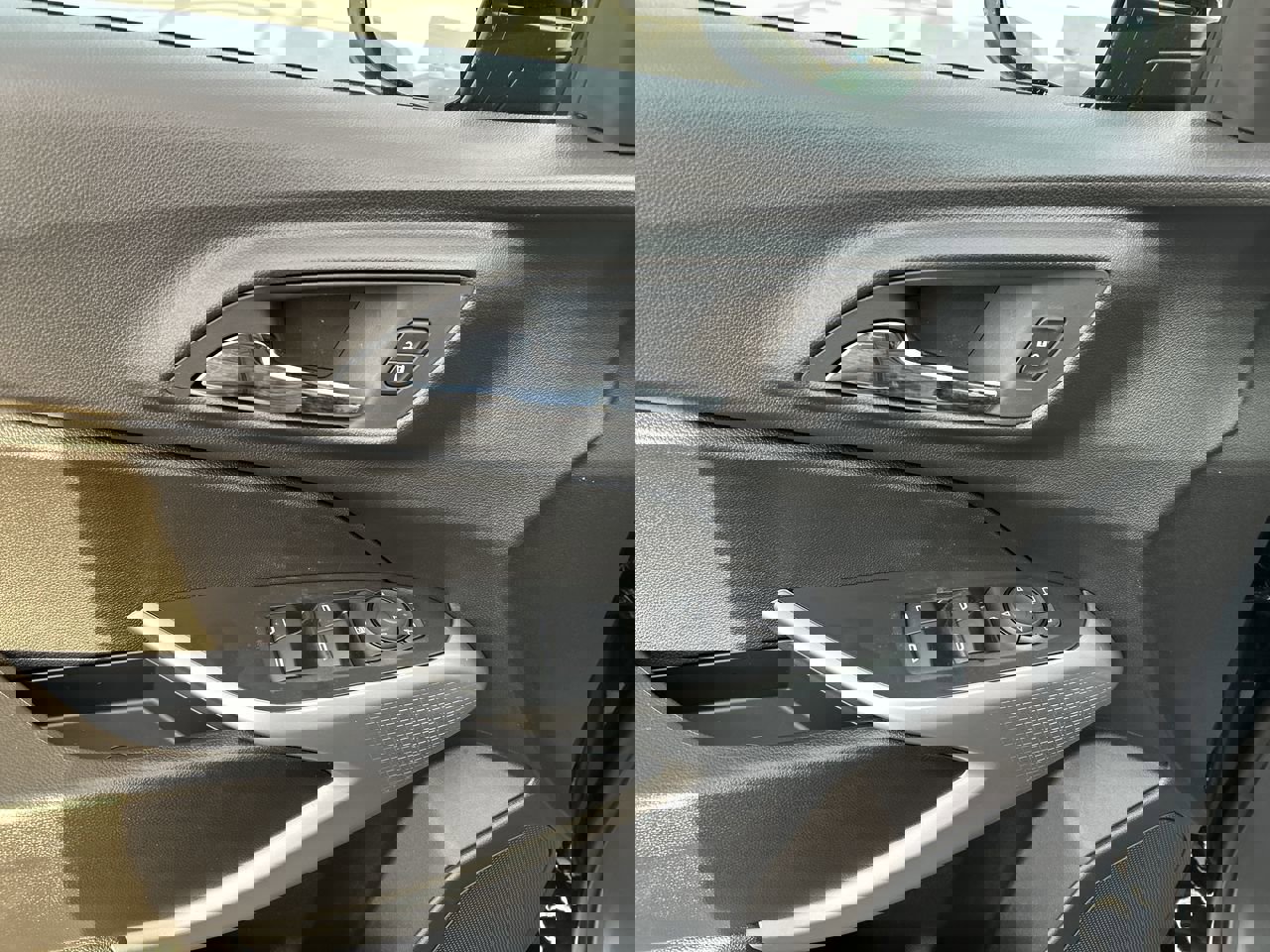 New 2026 Chevrolet Trax RS w/ Driver Confidence Package image 20