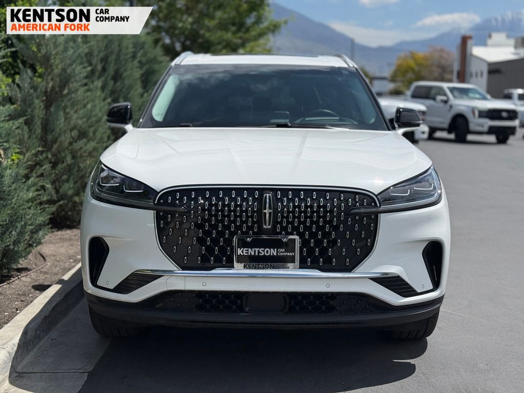 Used 2025 Lincoln Aviator Reserve w/ Illumination Package AWD/4WD image 2
