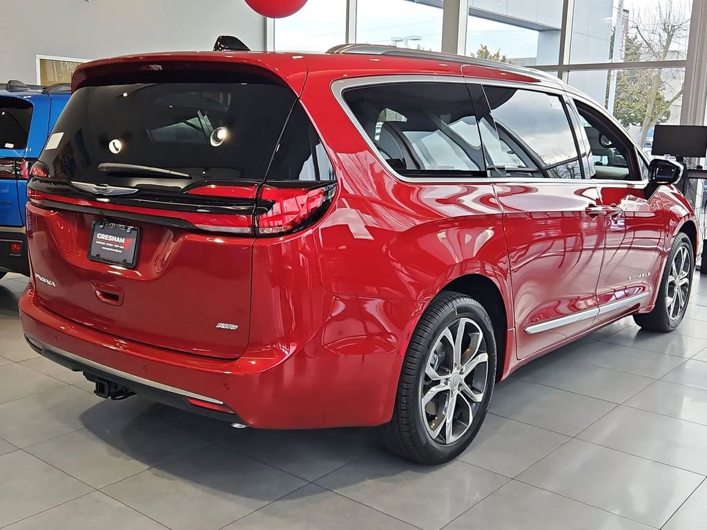New 2026 Chrysler Pacifica Pinnacle w/ Trailer Tow Group AWD/4WD image 7