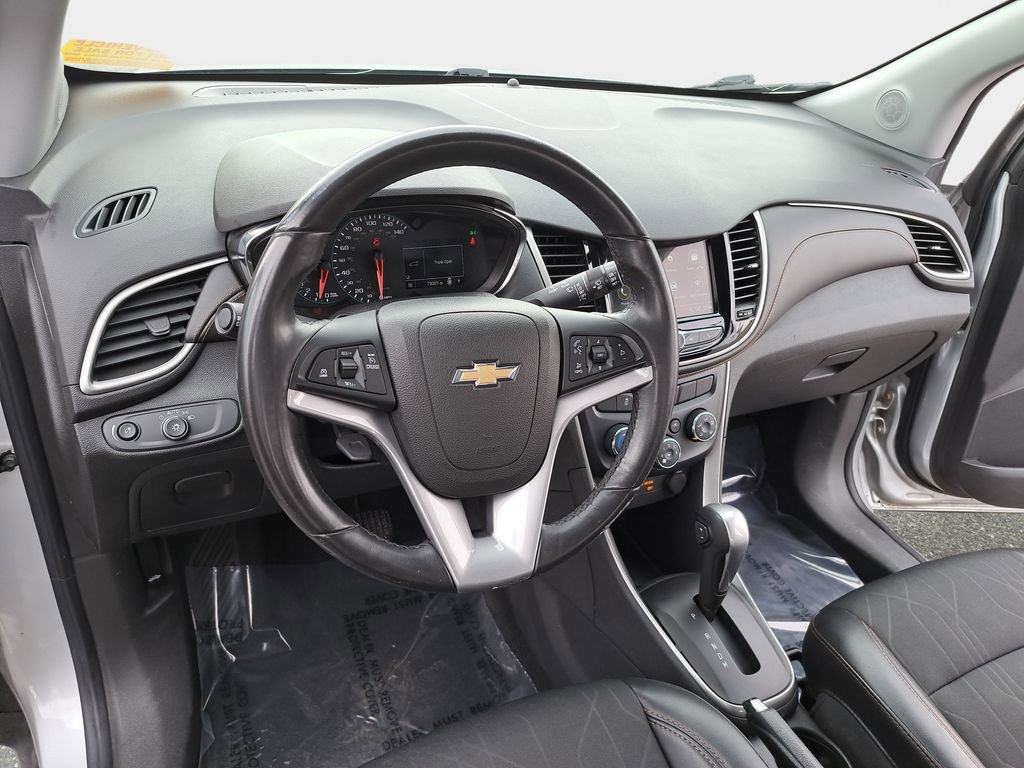 Used 2018 Chevrolet Trax LT w/ Redline Edition image 16