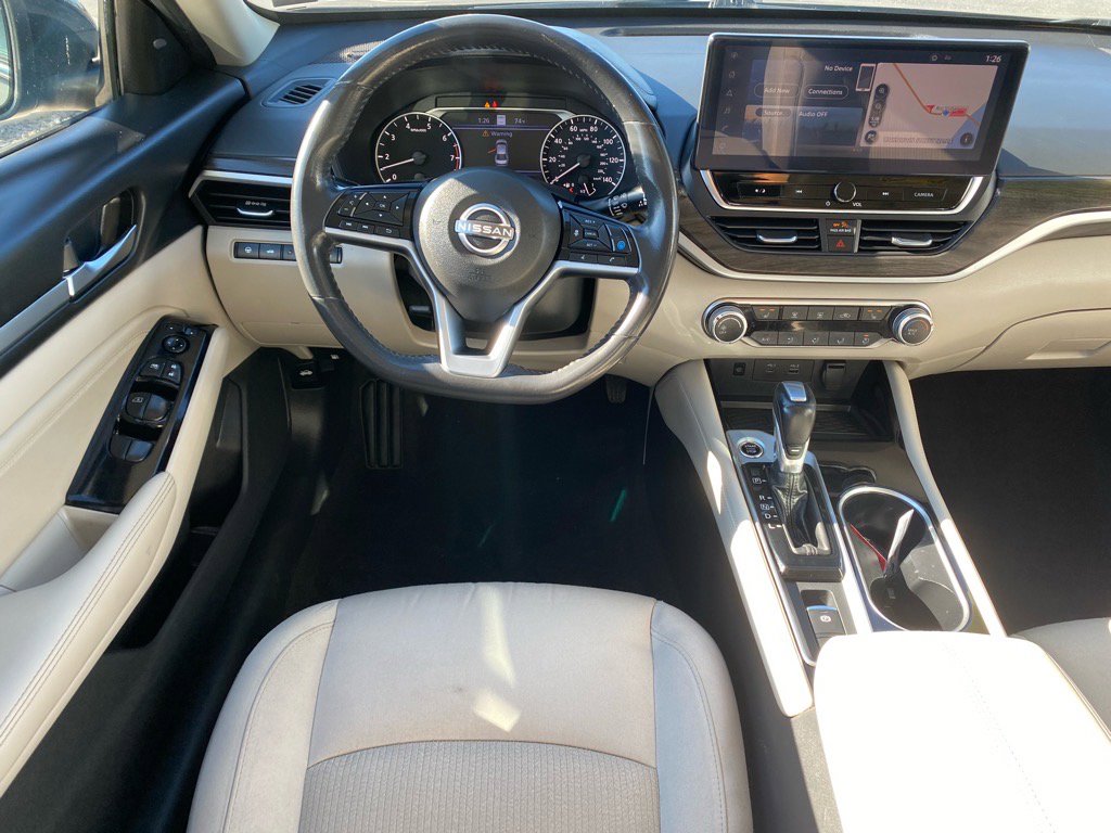 Used 2023 Nissan Altima 2.5 SV w/ SV Premium Package image 18