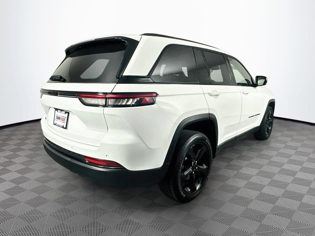 Certified 2023 Jeep Grand Cherokee Altitude AWD/4WD image 12