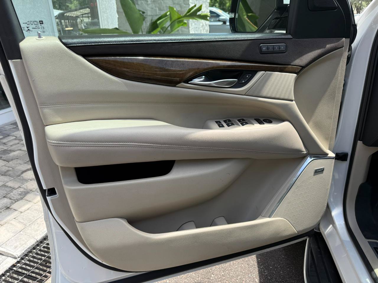 Used 2018 Cadillac Escalade ESV Luxury RWD image 22