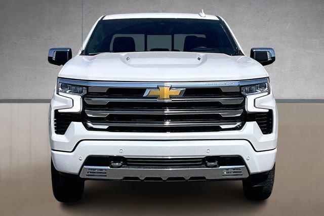 Used 2024 Chevrolet Silverado 1500 High Country w/ Technology Package AWD/4WD image 3