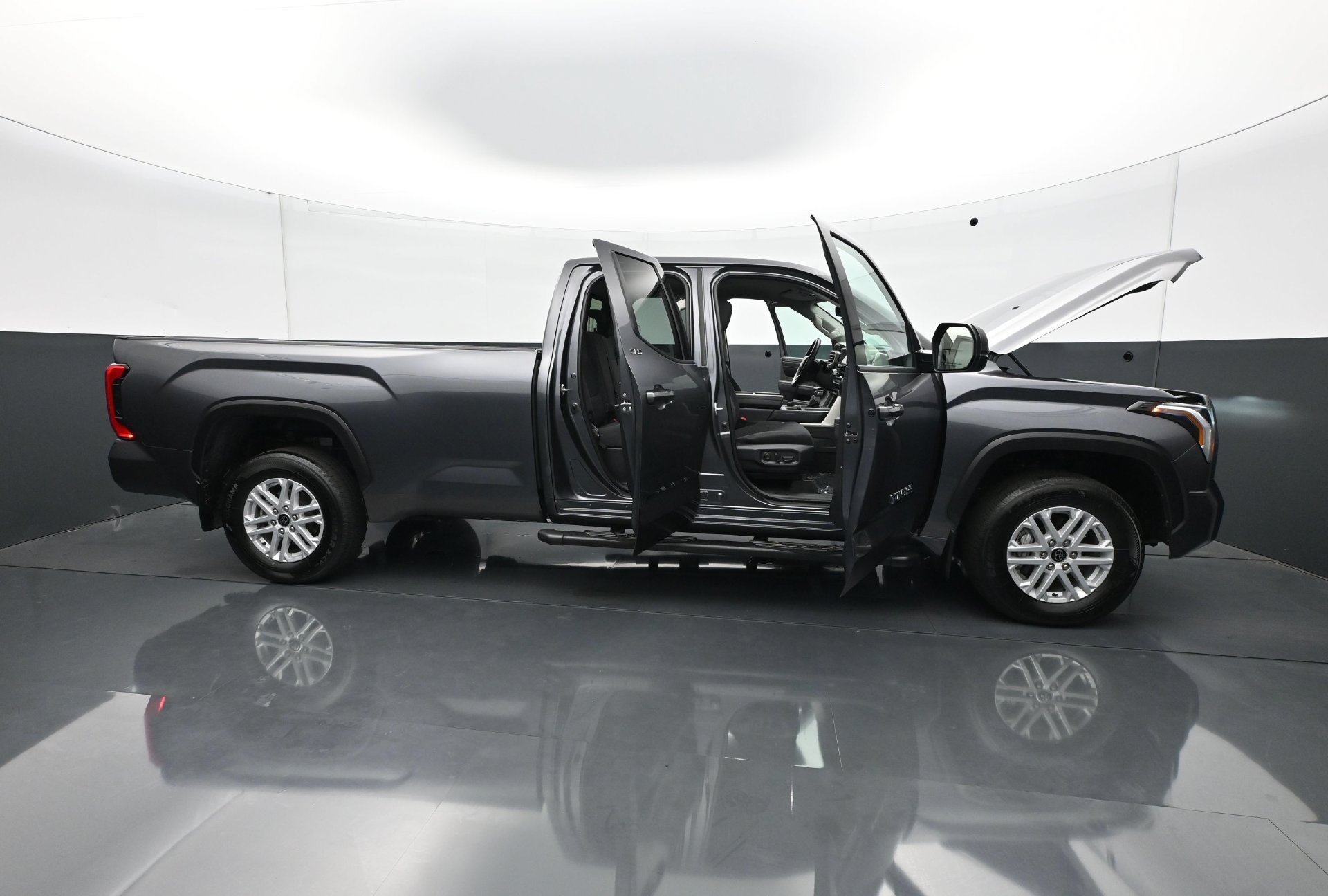 Used 2023 Toyota Tundra SR5 AWD/4WD image 33