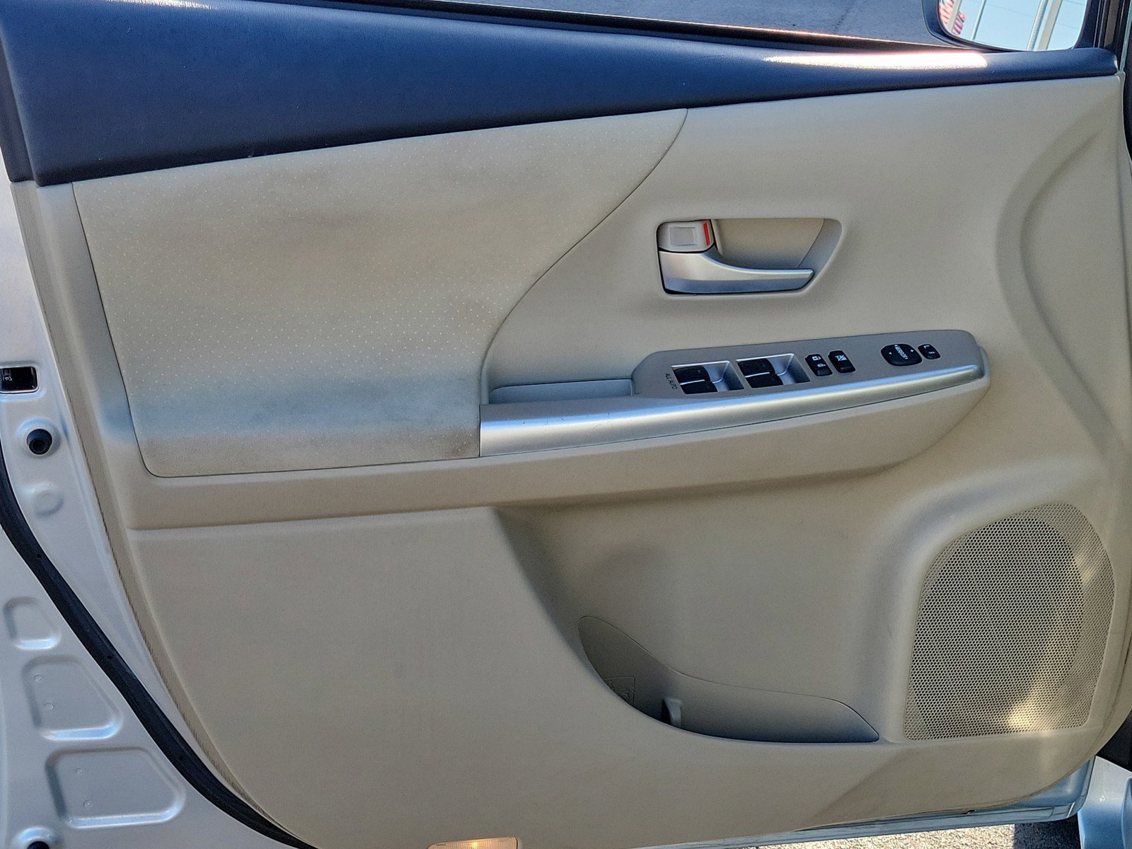 Used 2013 Toyota Prius V Two FWD image 13