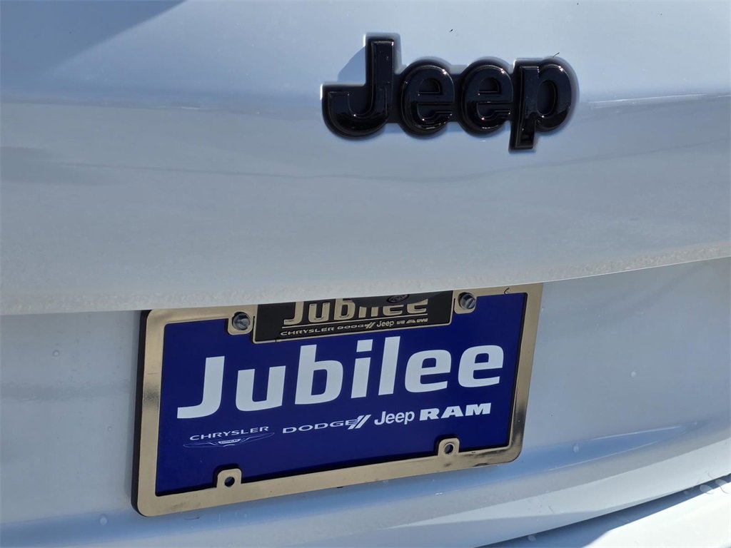 New 2025 Jeep Grand Cherokee L Altitude image 29