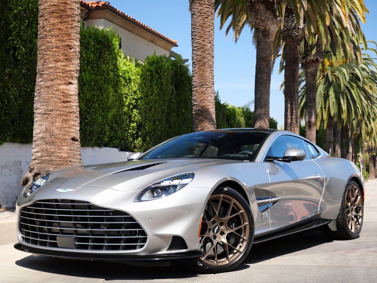 New 2025 Aston Martin Vanquish image 18