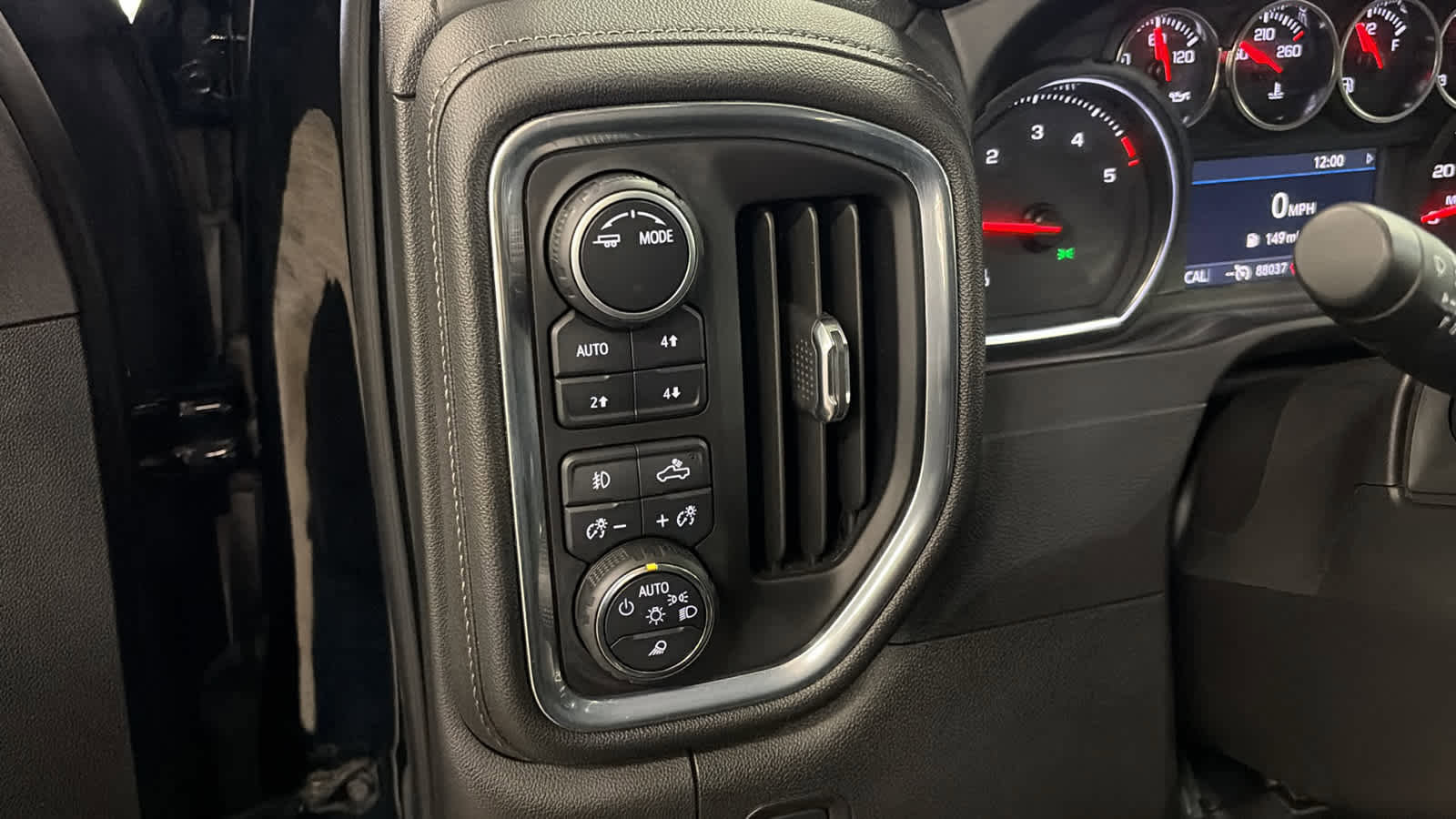 Used 2022 Chevrolet Silverado 2500 LTZ w/ LTZ Plus Package image 9