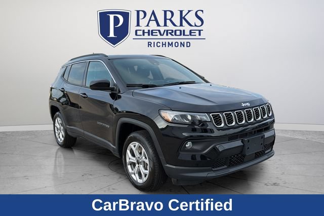 Used 2025 Jeep Compass Latitude w/ Sun & Sound Group AWD/4WD image 1