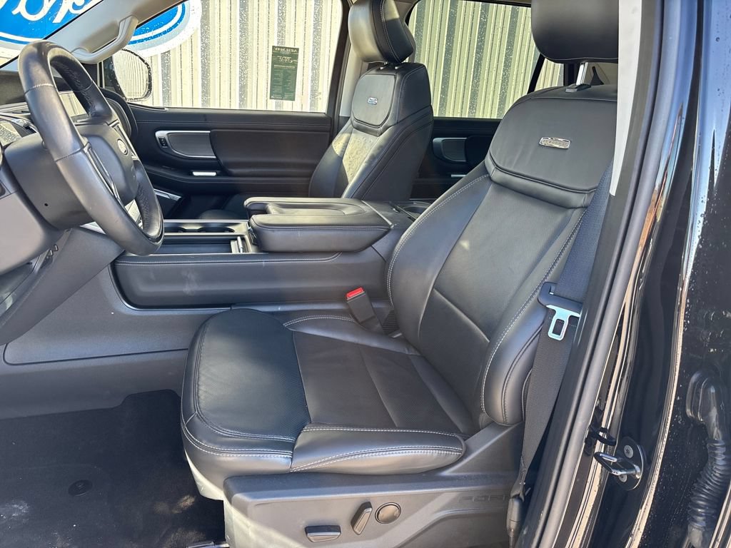 Used 2025 Ford Expedition Platinum AWD/4WD image 11