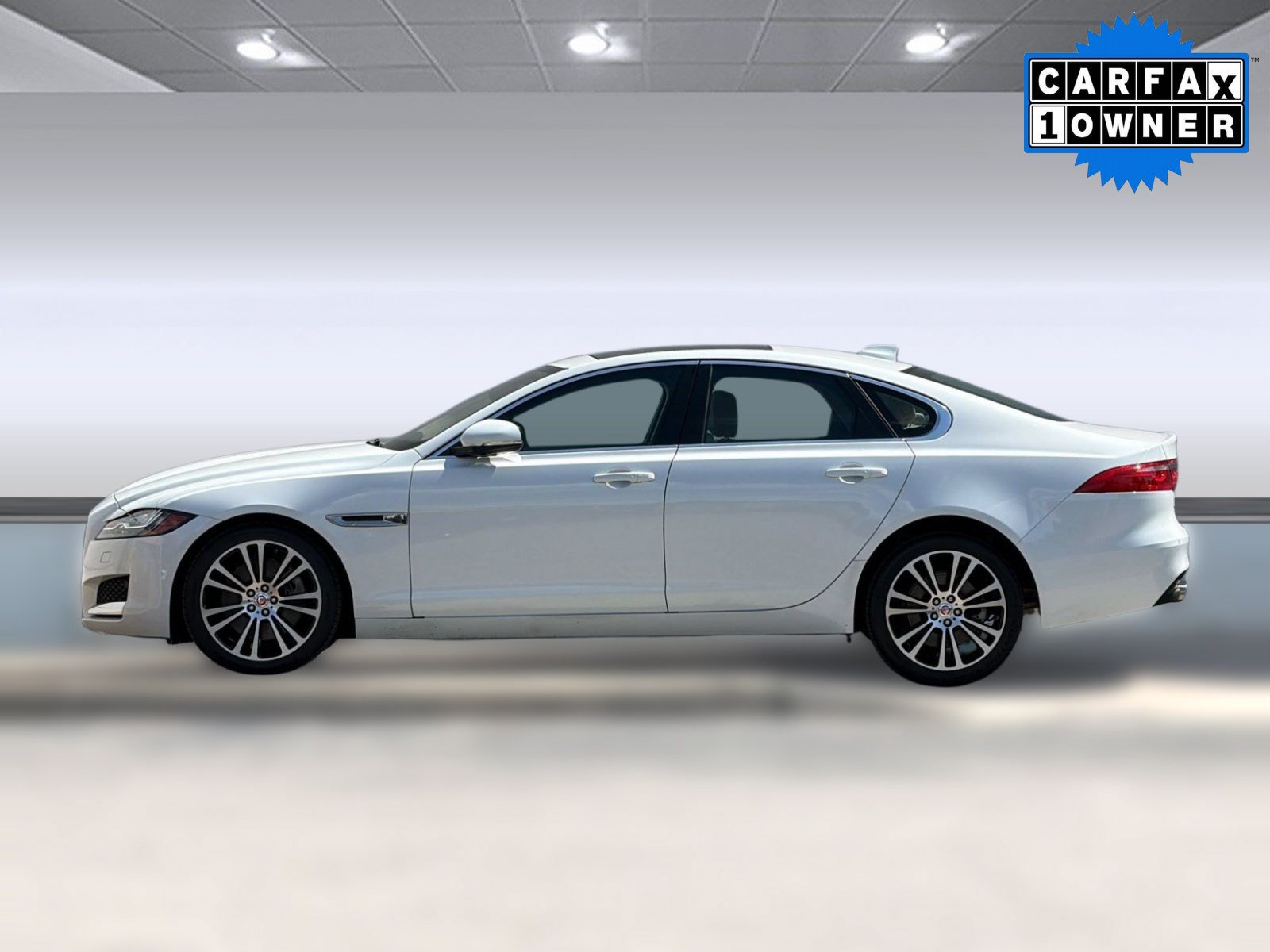 Used 2020 Jaguar XF Prestige AWD/4WD image 2