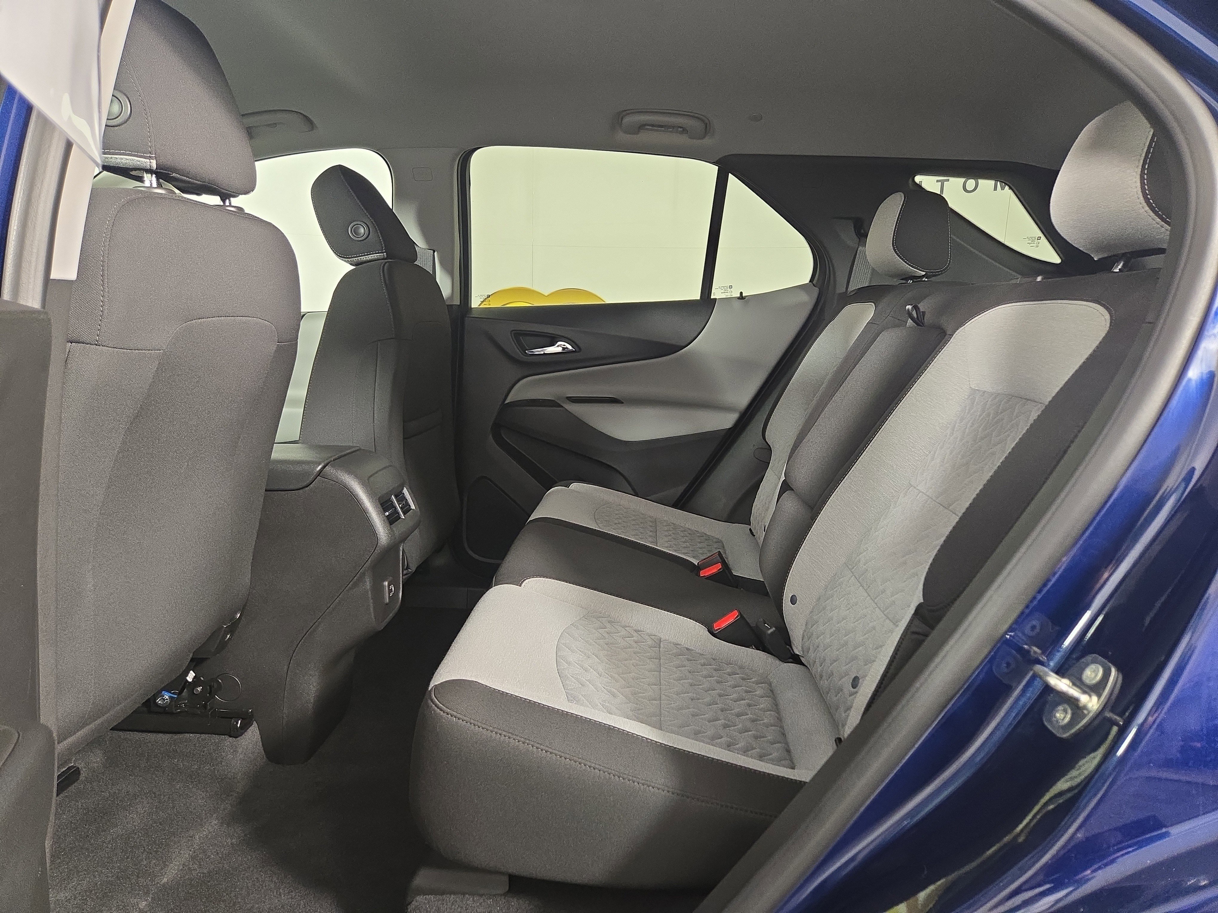 Used 2022 Chevrolet Equinox LS w/ LS Convenience Package image 12