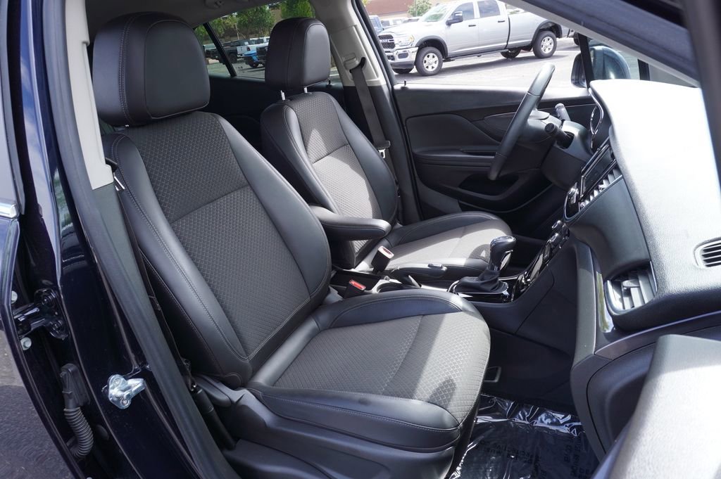 Certified 2022 Buick Encore Preferred w/ Safety Package image 12