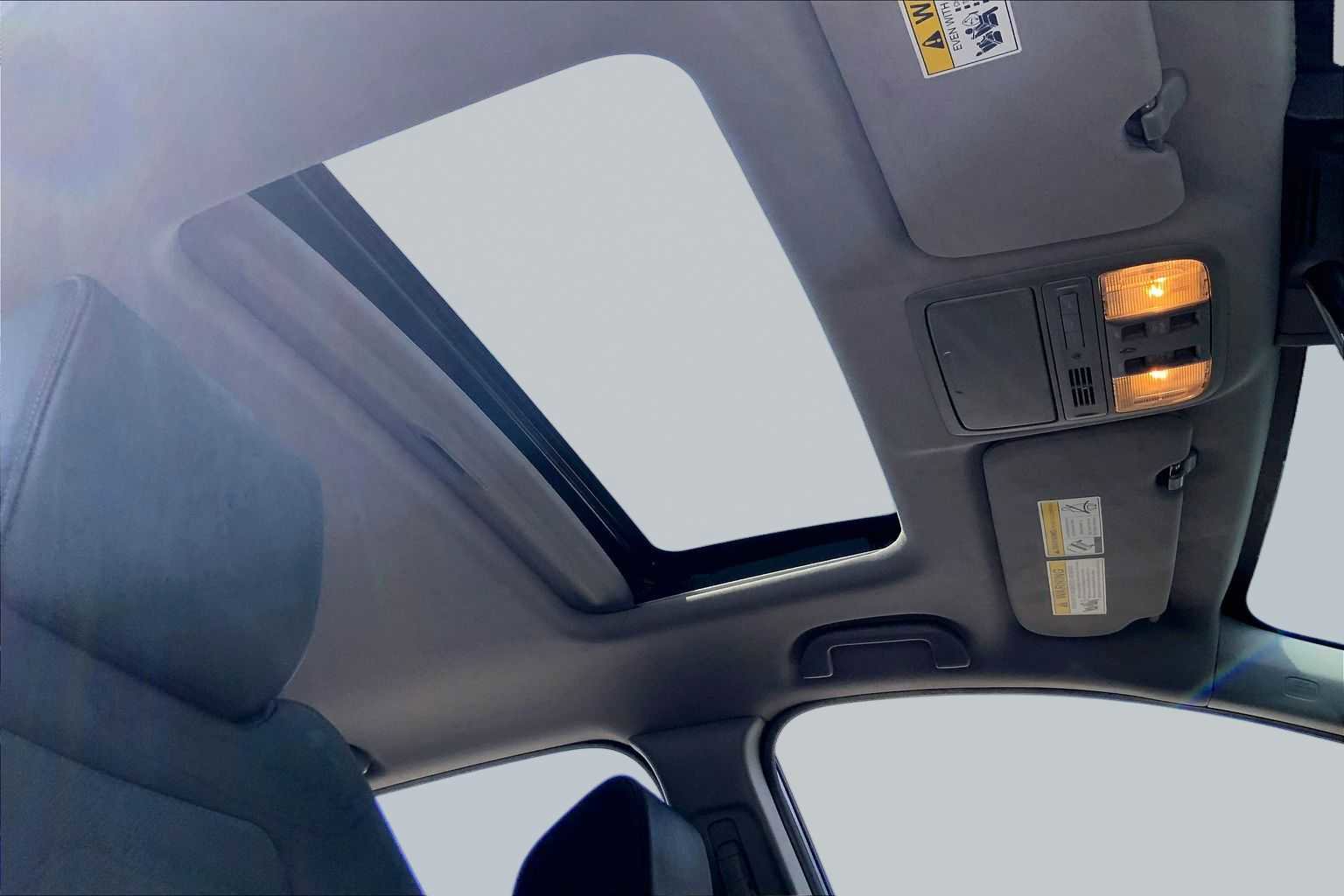 Used 2018 Honda CR-V Touring image 14