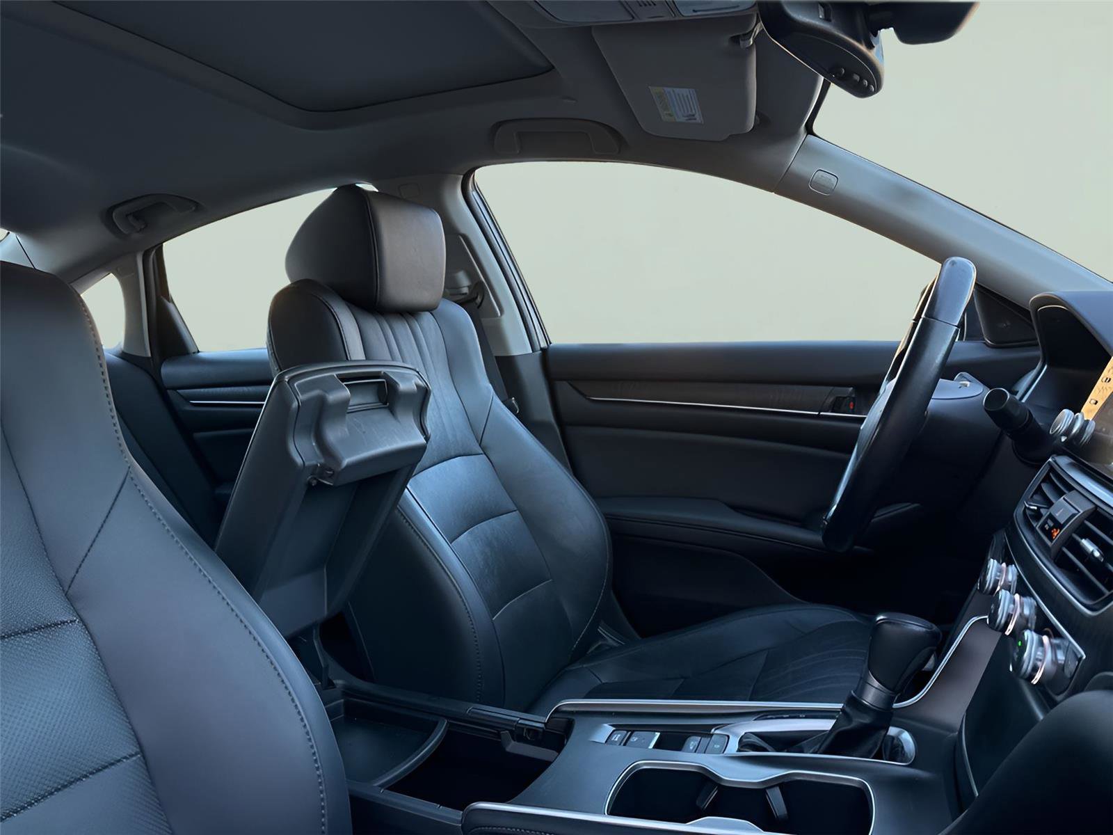 Used 2021 Honda Accord EX-L image 26