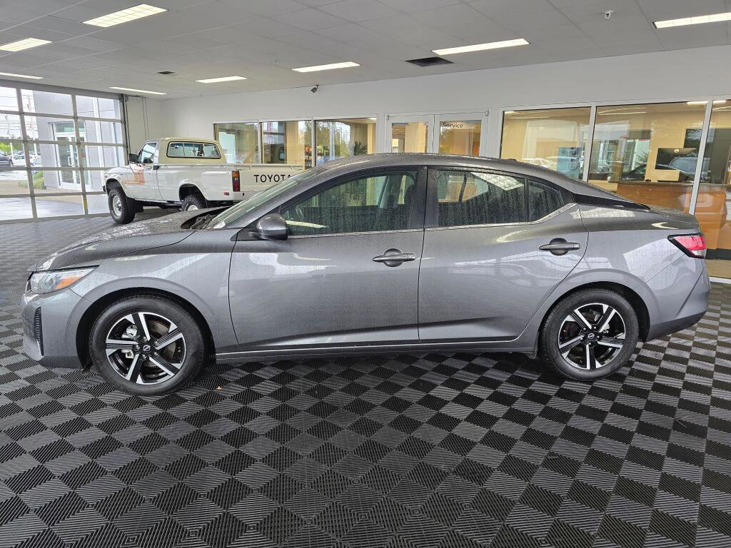 Used 2024 Nissan Sentra SV FWD image 6
