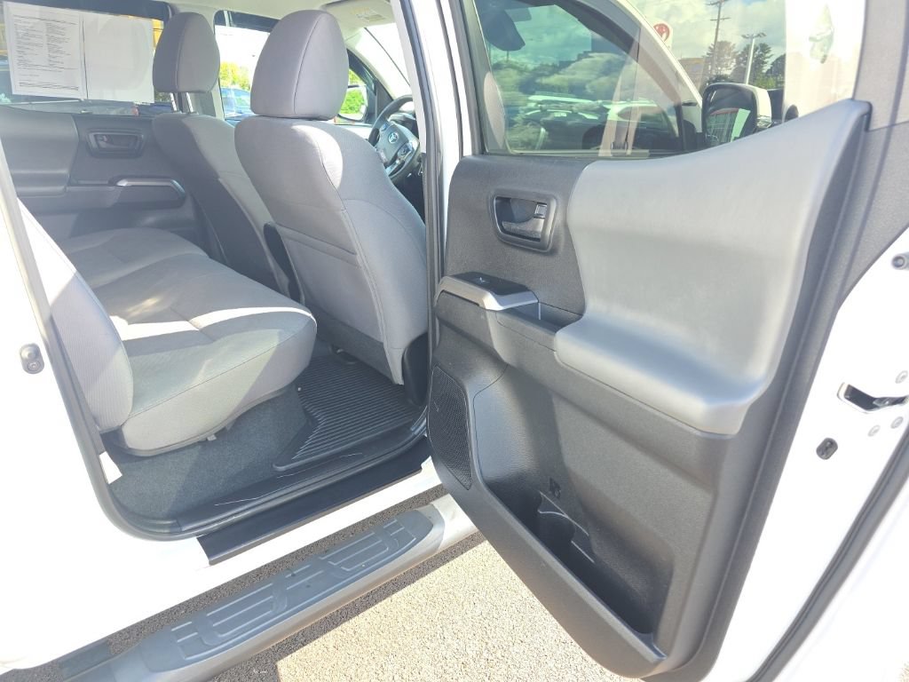Used 2023 Toyota Tacoma SR5 w/ Technology Package AWD/4WD image 8