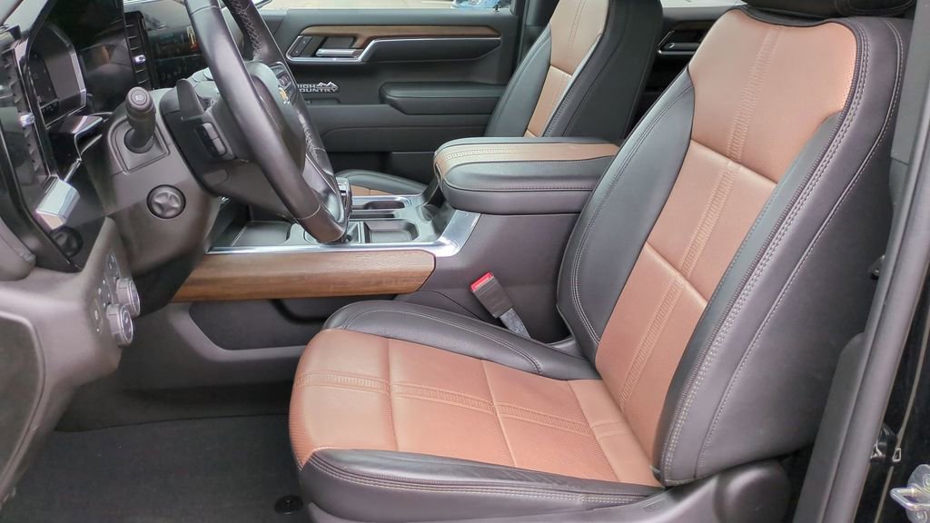 Used 2023 Chevrolet Silverado 1500 High Country w/ Z71 Off-Road Package image 16