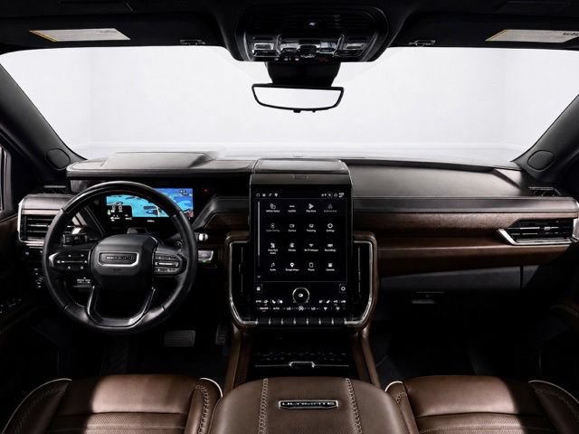 Used 2025 GMC Yukon XL Denali Ultimate AWD/4WD image 26