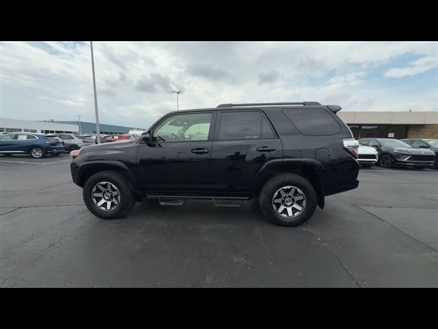 Used 2024 Toyota 4Runner TRD Off-Road Premium w/ Moonroof Package AWD/4WD image 5