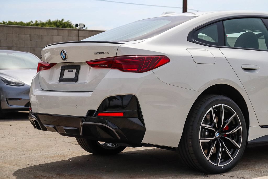 New 2026 BMW i4 eDrive40 w/ M Sport Package RWD image 10