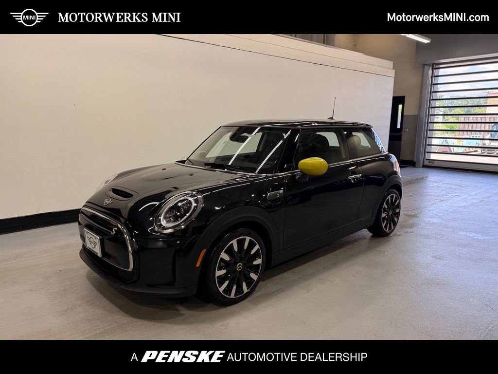 Certified 2024 MINI Cooper SE FWD image 1