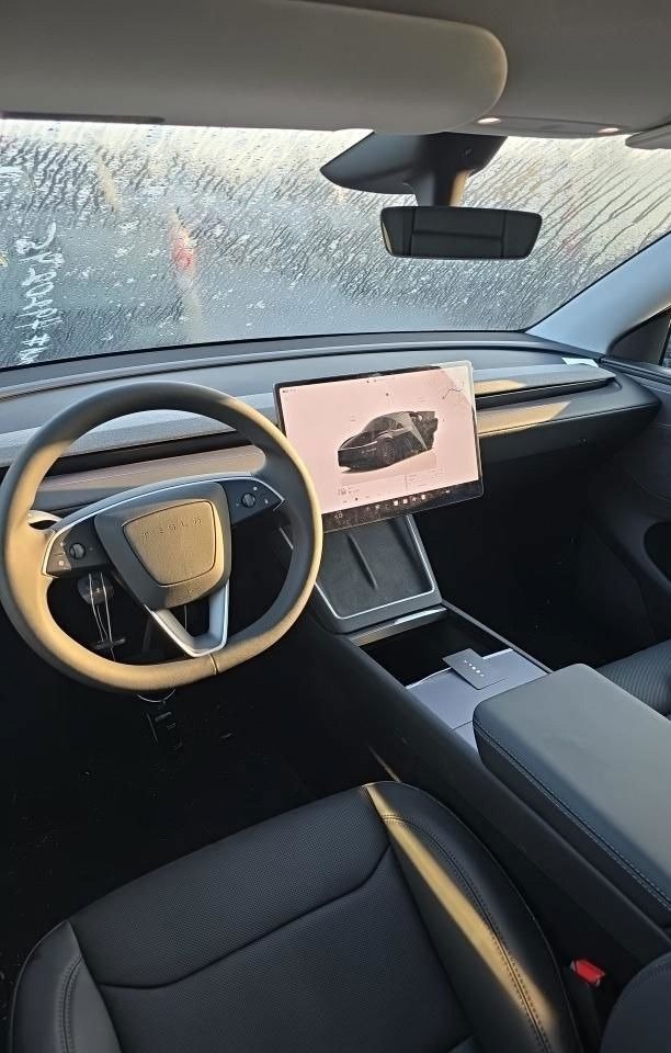 Used 2026 Tesla Model Y Long Range AWD/4WD image 10