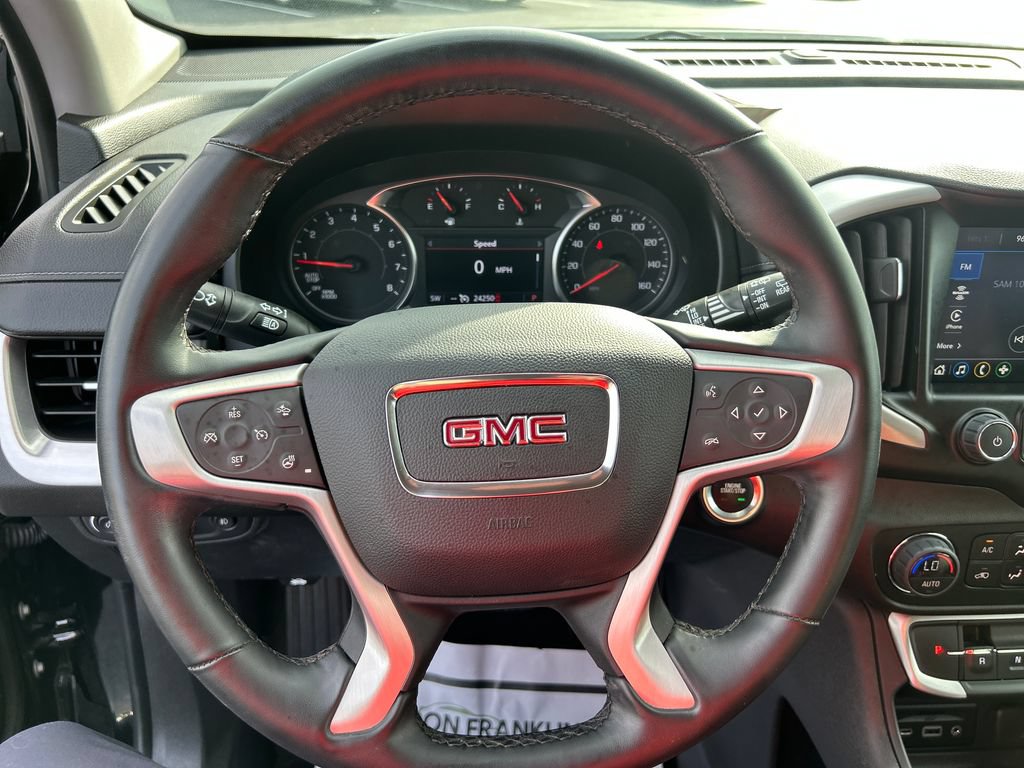 Used 2024 GMC Terrain SLT AWD/4WD image 17