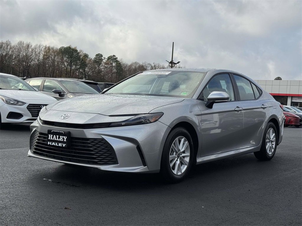 Used 2025 Toyota Camry LE image 24