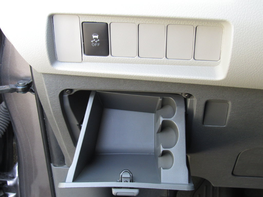 Certified 2020 Toyota Sienna L FWD image 31
