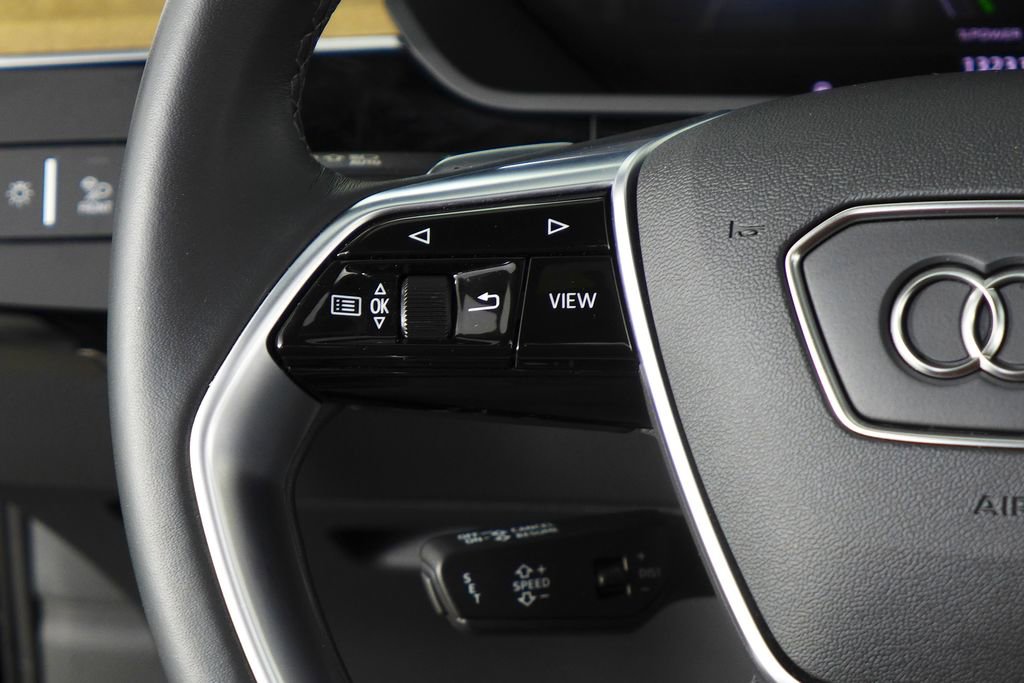 Used 2024 Audi Q8 e-tron Premium Plus w/ Premium Plus Package image 30