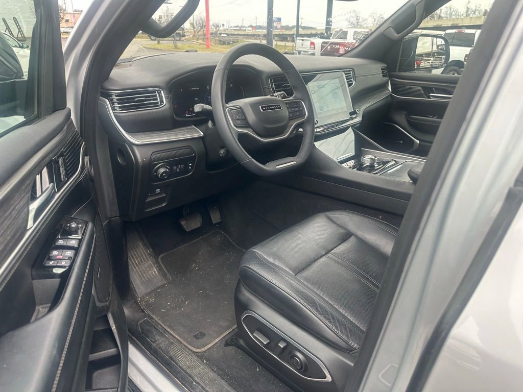 Used 2023 Jeep Wagoneer Series III w/ Preferred Equipment Group image 23