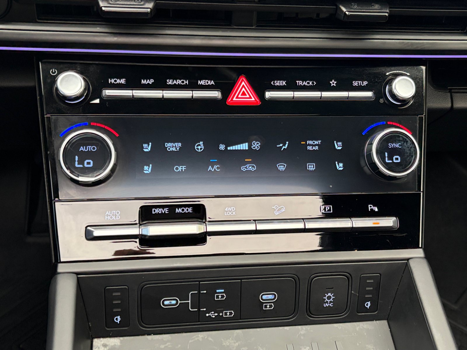 Used 2025 Hyundai Santa Fe Calligraphy AWD/4WD image 16