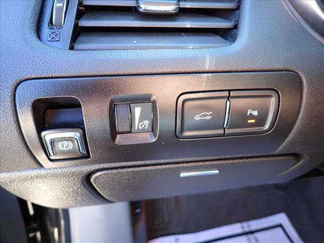Used 2015 Chevrolet Impala LT w/ Convenience Package image 13