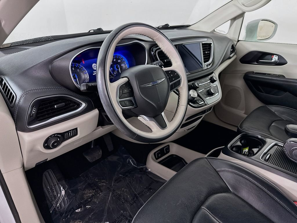 Certified 2020 Chrysler Pacifica Limited image 14