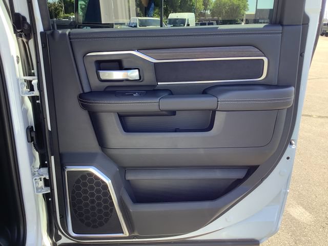 New 2026 RAM 2500 Laramie w/ Sport Appearance Package AWD/4WD image 39