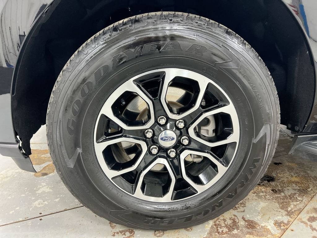 Used 2024 Ford Expedition XLT image 28