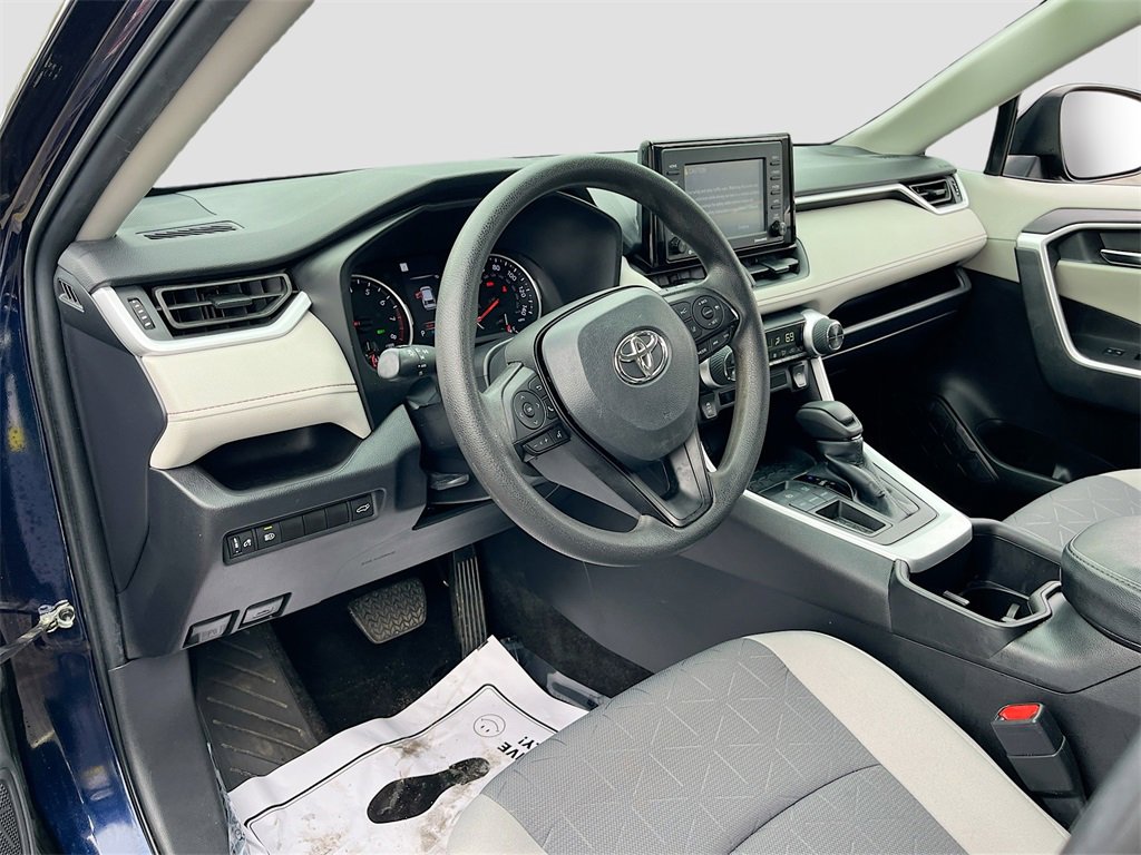 Used 2022 Toyota RAV4 XLE image 9