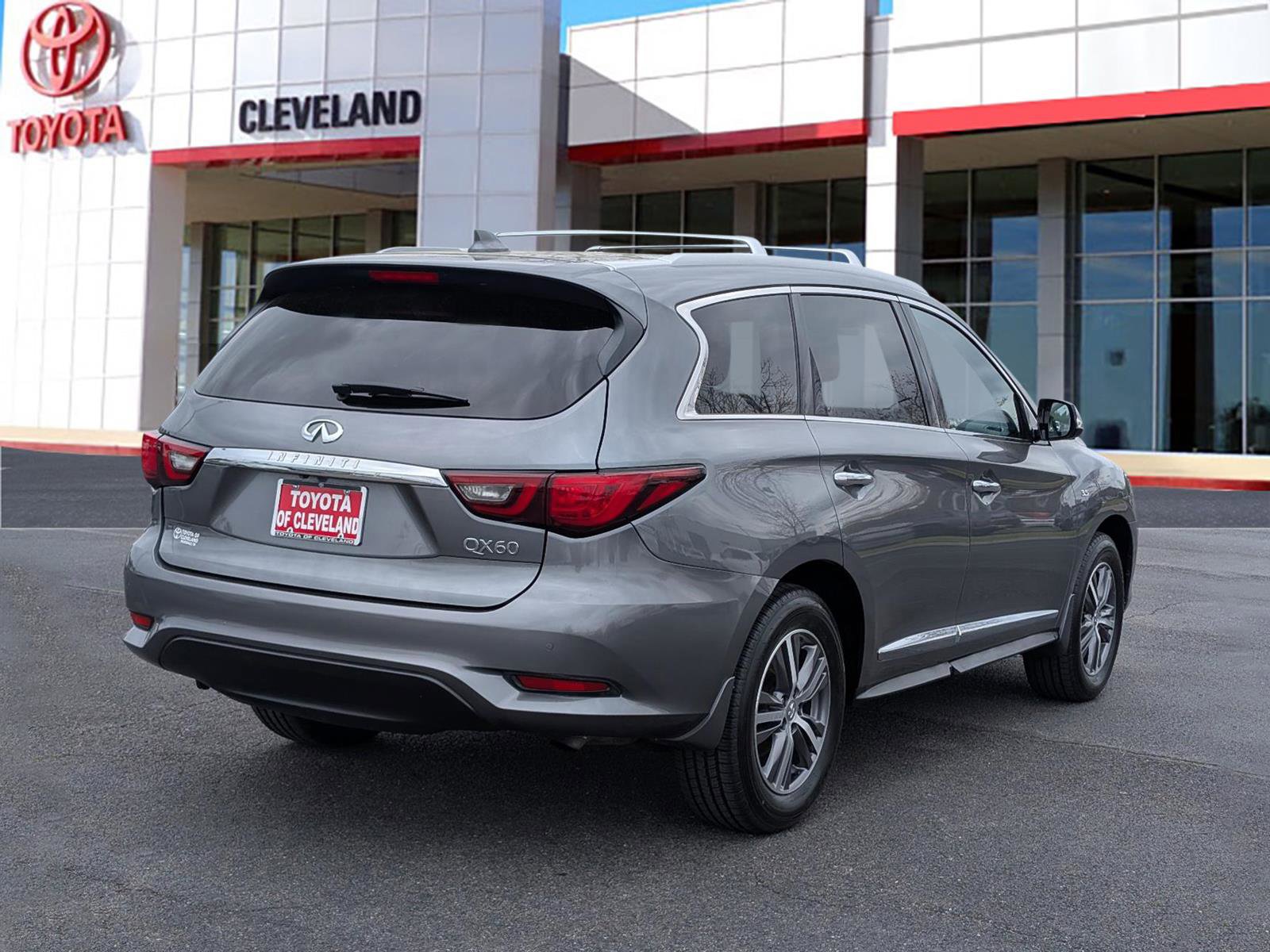 Used 2020 INFINITI QX60 Luxe w/ Essential Package FWD image 7