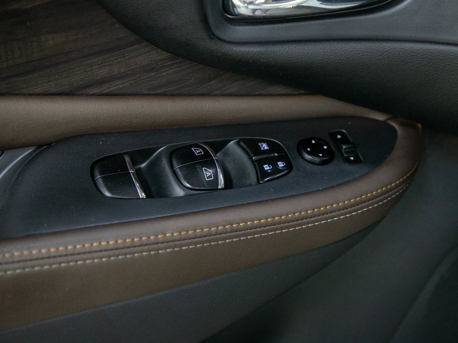 Used 2024 Nissan Murano Platinum AWD/4WD image 22