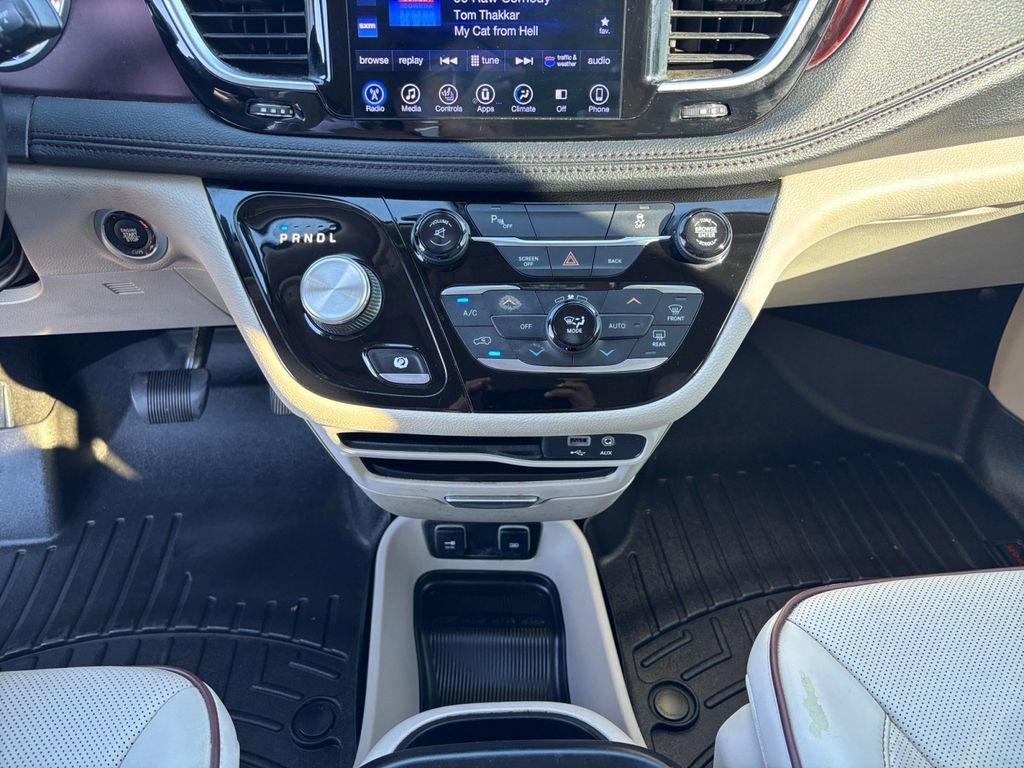 Used 2017 Chrysler Pacifica Limited image 20
