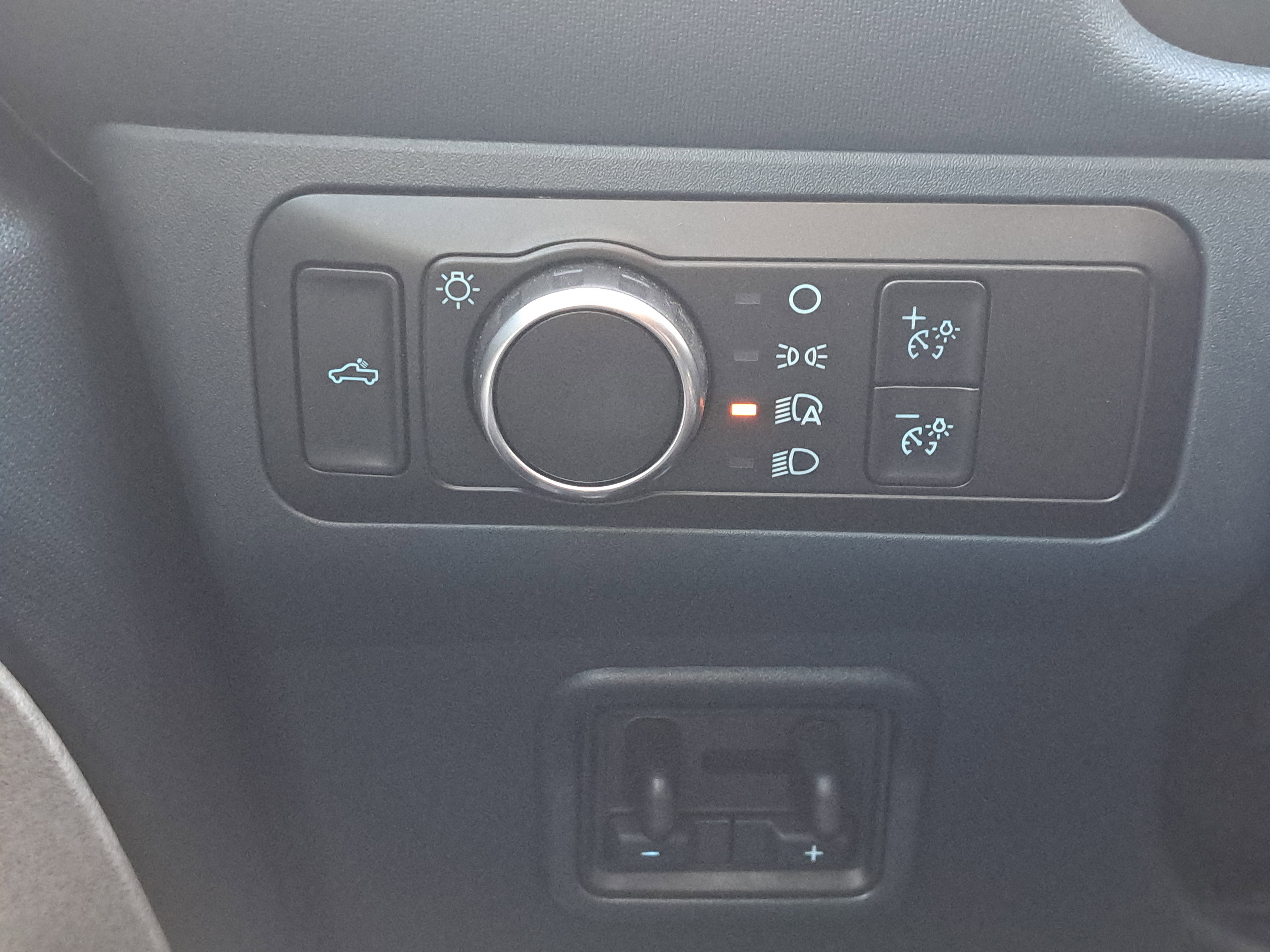 Used 2025 Ford Maverick XLT w/ XLT Luxury Package image 28